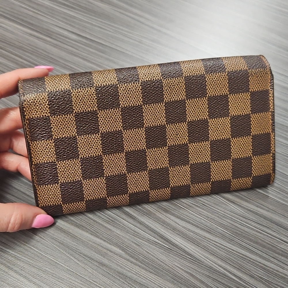 Louis Vuitton Sarah Wallet Damier Ebene | Authentic | Box & Dust Bag Included - Picture 17 of 17